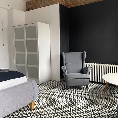 Spoko Hostel *